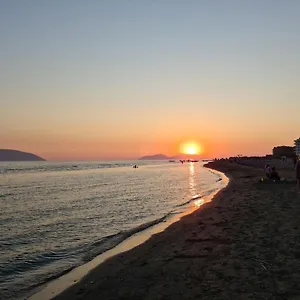 Perandori Apartments Vlore Old Beach Appartamento Vlorë